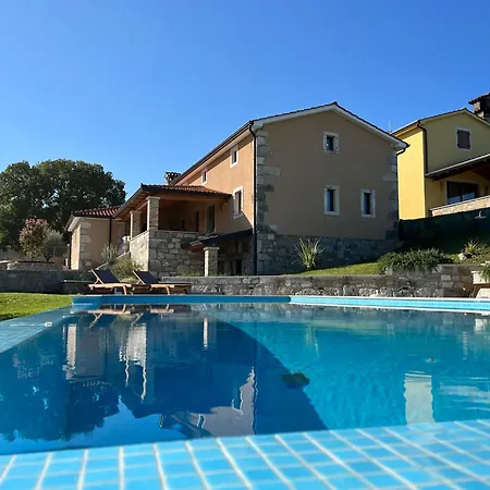 Maroni With Pool - Inner Istria