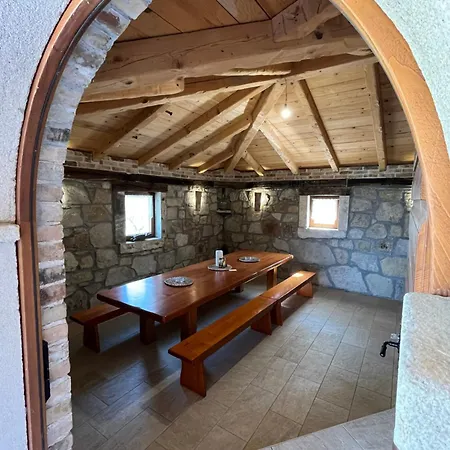 Villa Maroni With Pool - Inner Istria