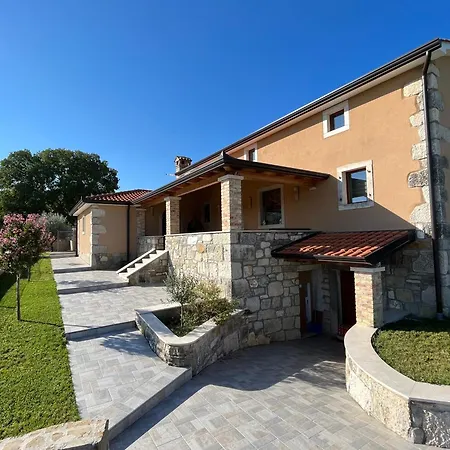 Villa Maroni With Pool - Inner Istria